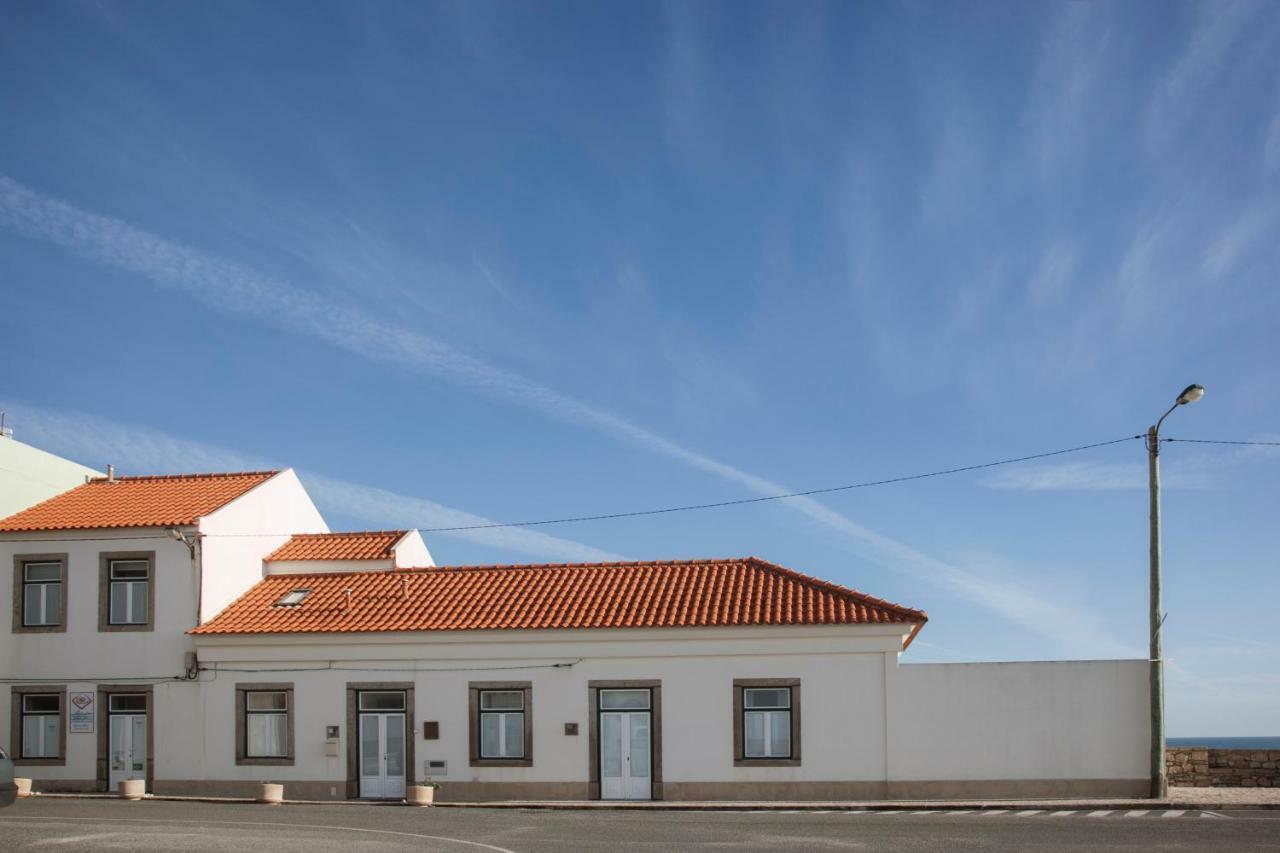 Casa D'Arriba Bed and Breakfast Atouguia Da Baleia Exteriör bild